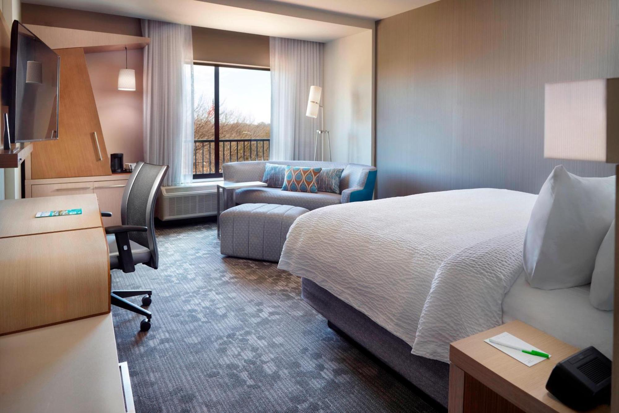 Courtyard By Marriott Lagrange Hotel Exterior foto